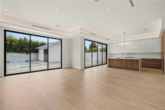 Building Photo - 4532 Katherine Ave
