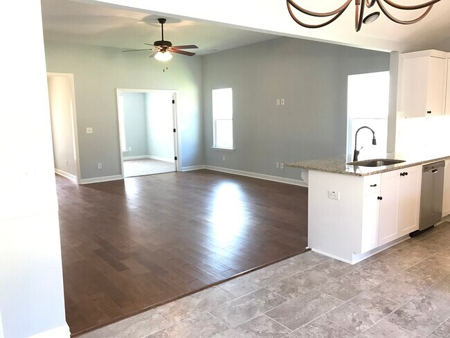 Building Photo - 6058 Clifford St