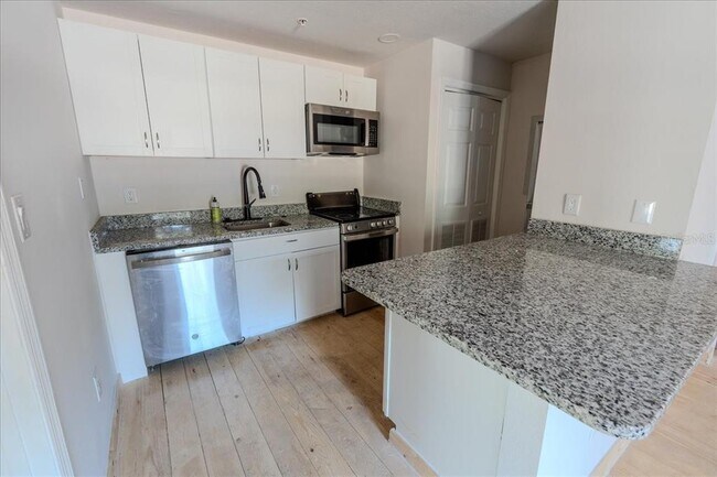 Foto del edificio - 2402 E M.L.K. Jr Blvd