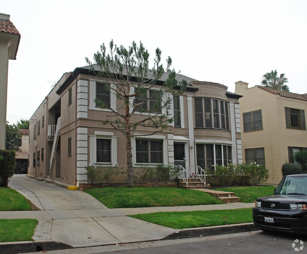 626 N Genesee Ave, Los Angeles, CA 90036 Apartments in Los Angeles