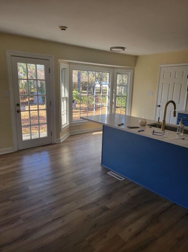 Building Photo - NEWLY RENOVATED LUXURIOS HOME FOR RENT!
