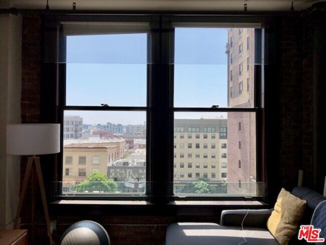 Foto del edificio - 460 S Spring St