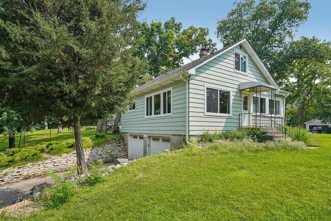 Building Photo - N3219 Cherry Rd