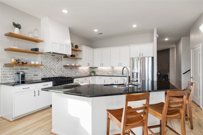 Foto del edificio - 1259 Tilia Crk Ln