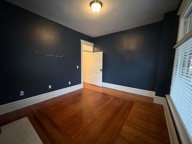 Foto del edificio - 815 Neil Ave