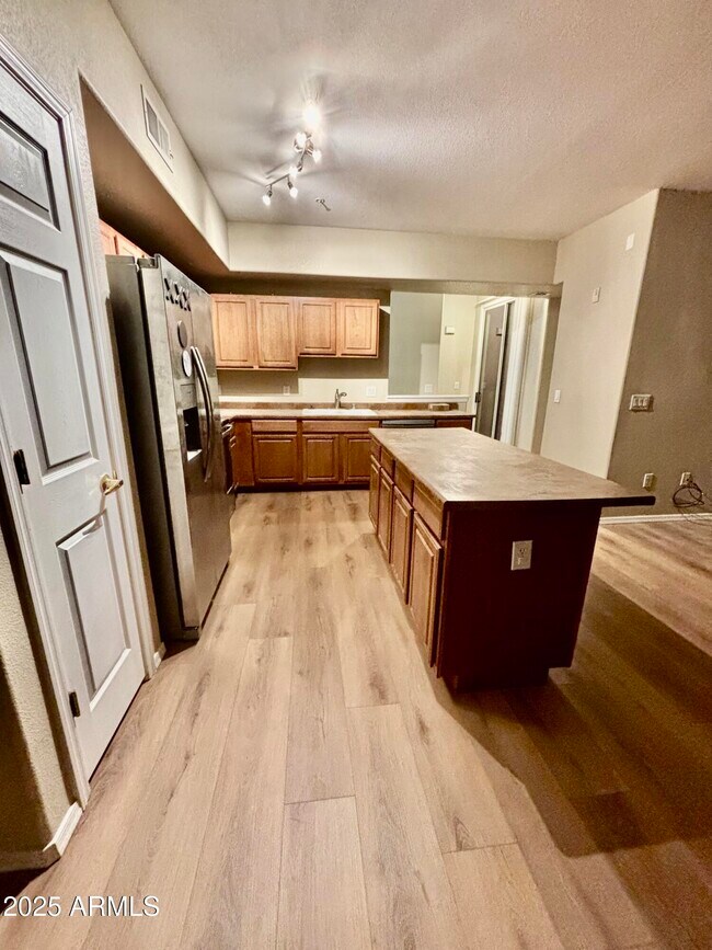 Foto del edificio - 18250 N Cave Creek Rd