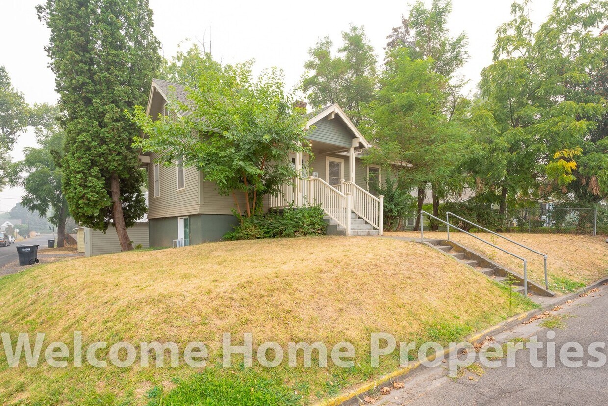 Foto principal - Cozy 2 Bedroom Apartment Close to WWU