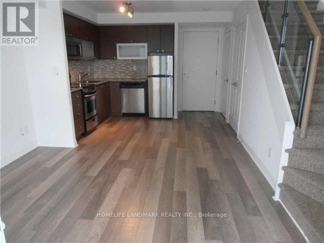 Building Photo - 2015 Sheppard Ave E