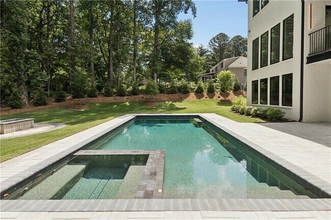 Foto del edificio - 1000 Clementstone Dr NE