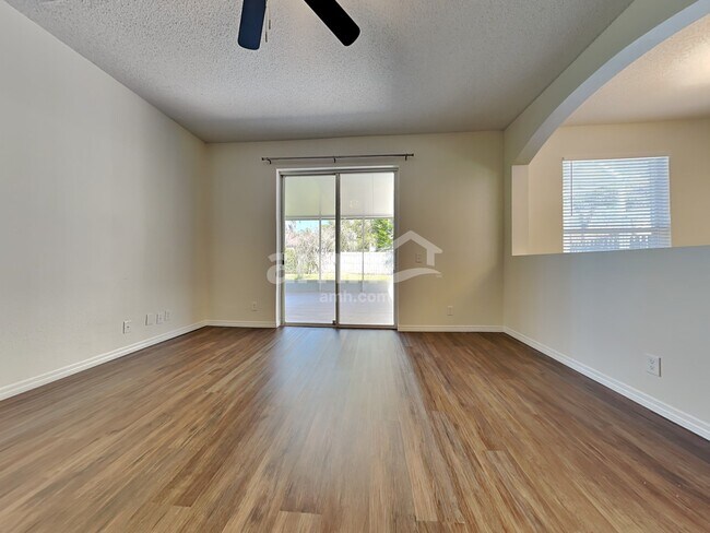 Foto del edificio - 12727 Westwood Lakes Blvd