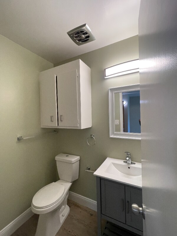 Building Photo - 5499 Claremont Ave