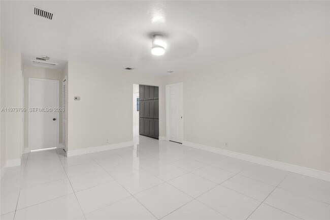 Foto del edificio - 5655 NE 5th Terrace