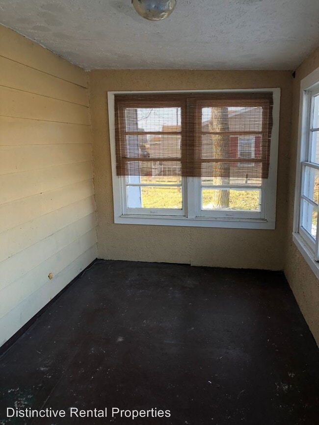 Building Photo - 2 br, 1 bath House - 5614 US 52 S