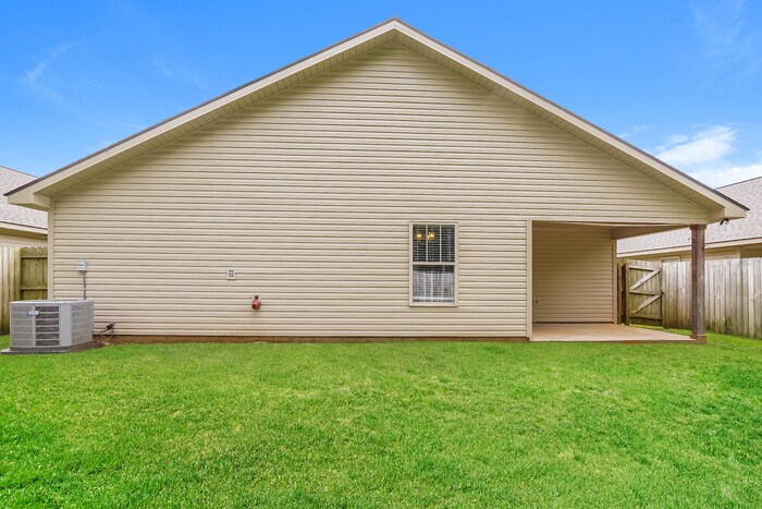 Primary Photo - 16386 Pottery Lane
