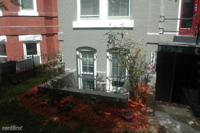 Building Photo - 808 Maryland Ave NE