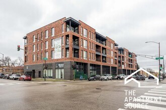 Building Photo - 3207 N Narragansett Ave