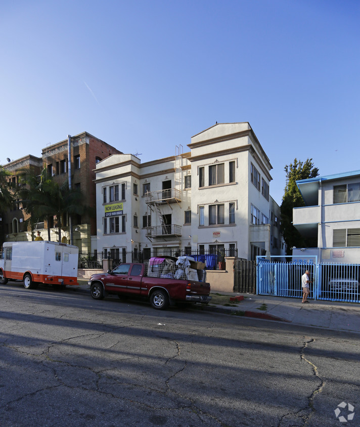 Primary Photo - Leeward Apartments