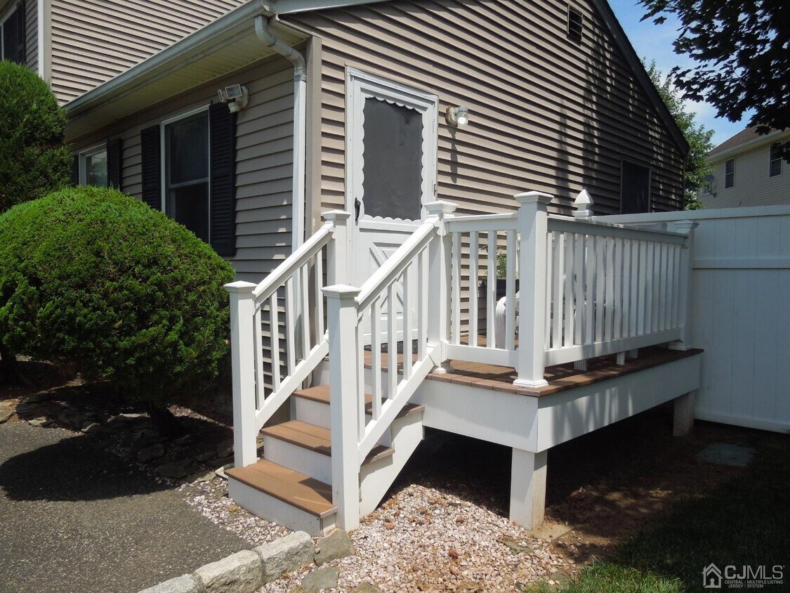 134 Geary Dr, South Plainfield, NJ 07080 Room for Rent in South