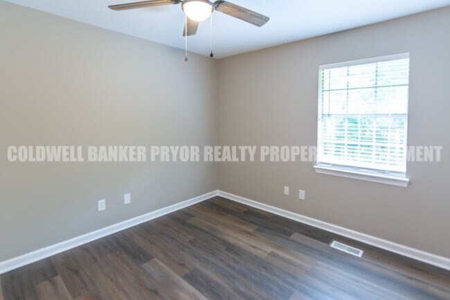 Foto del edificio - 5722 Moody Sawyer Rd