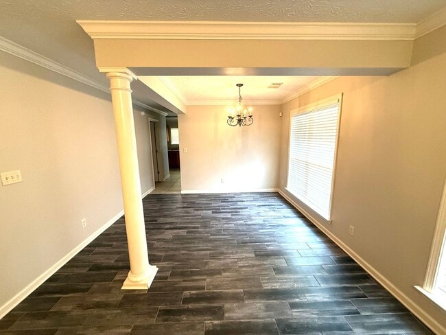 Building Photo - ** 3 Bed 2 Bath located in Ryan Ridge ** Call 334-366-9198 to schedule a self tour
