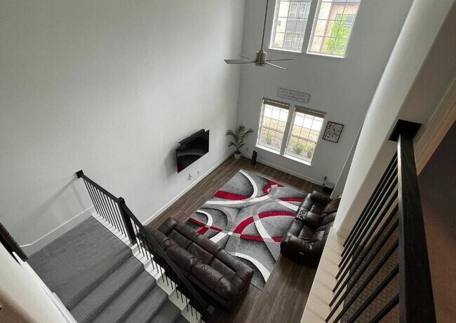 Foto del edificio - FULLY UPGRADED LUXURY TOWNHOME located in ...