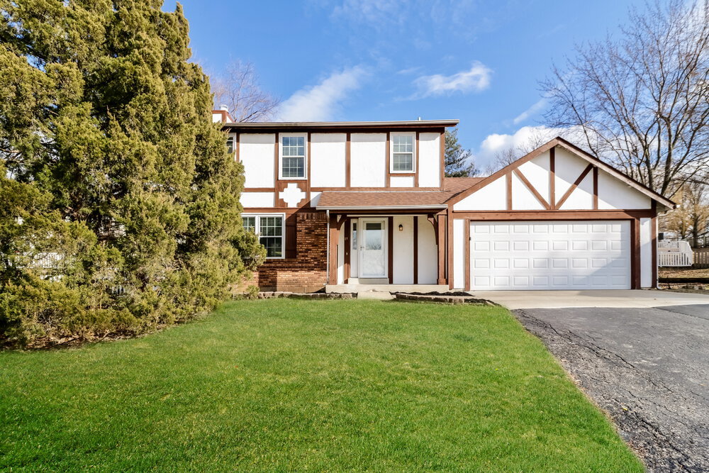 Primary Photo - 17 Hollow Tree Ct