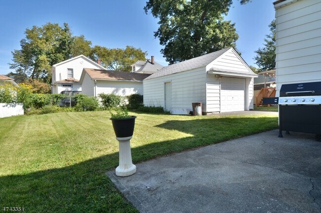 Building Photo - 31 Elberon Ave