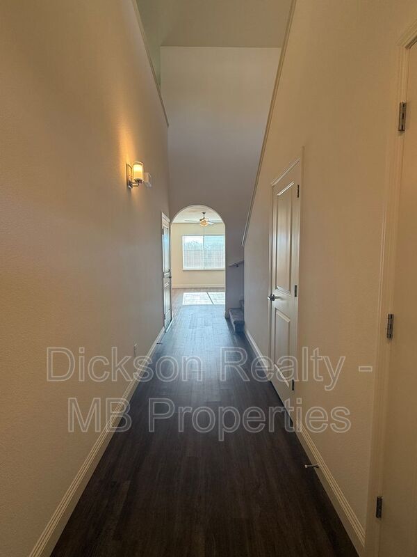 Foto del edificio - 1265 Handelin Rd
