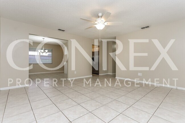 Foto del edificio - This Home Has It All!