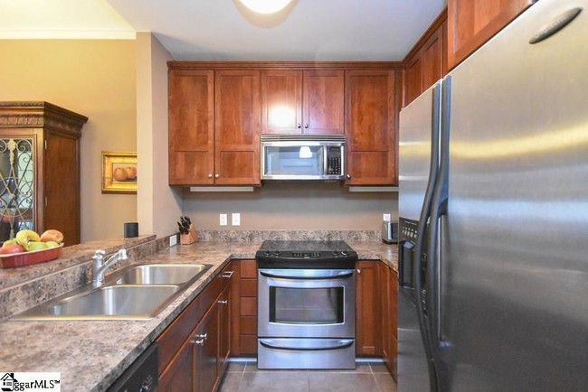 Building Photo - 155 Riverplace