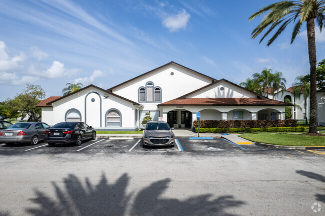 Building Photo - Gleneagles Apartments