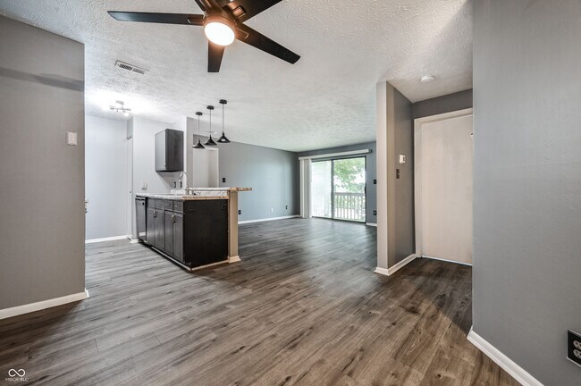 Foto del edificio - 4351 Village Pkwy Cir W