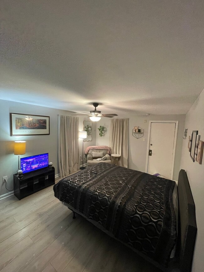 Photo - 2015 Coliseum St Apartment