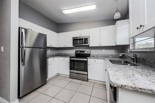 Foto del edificio - 211 Cobalt Dr