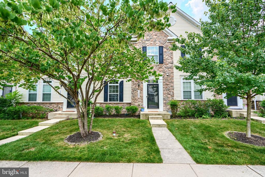 Foto principal - 7595 Taunton Ct