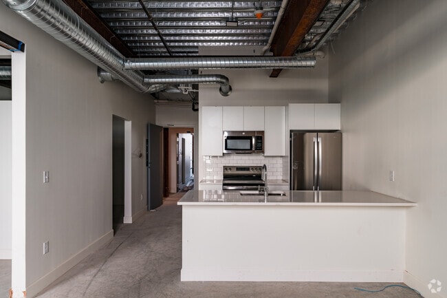 2BR, 1BA - 770SF - Kitchen - The John Kam Malt House