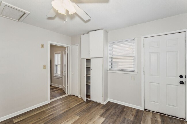 Foto del edificio - Cozy Home!! Only a few minutes from the downtown area!