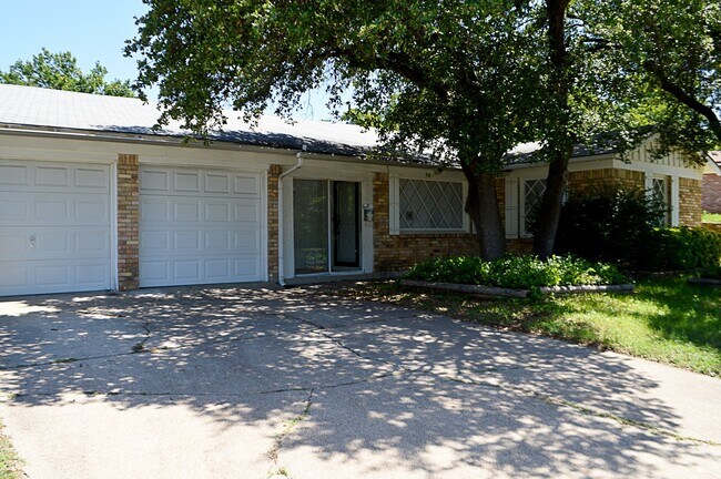 Foto del edificio - Charming Home In Waverly Park Addition