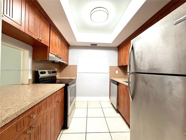 Building Photo - 1885 NE 121st St