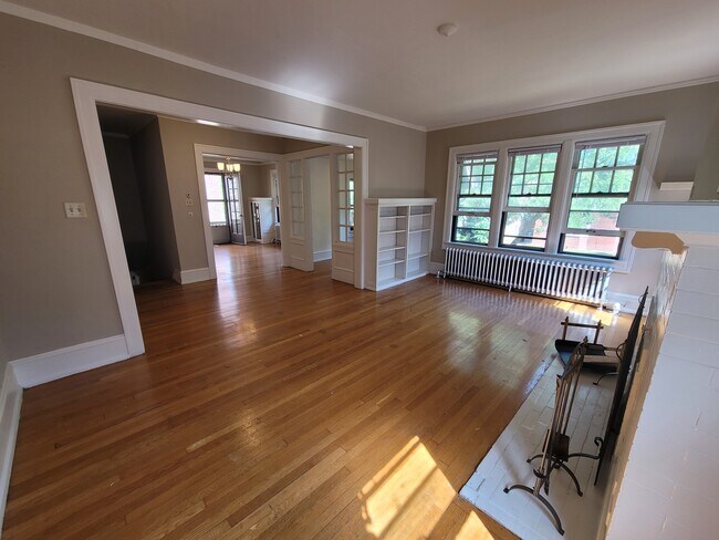 Foto del edificio - 2541 N Lake Dr