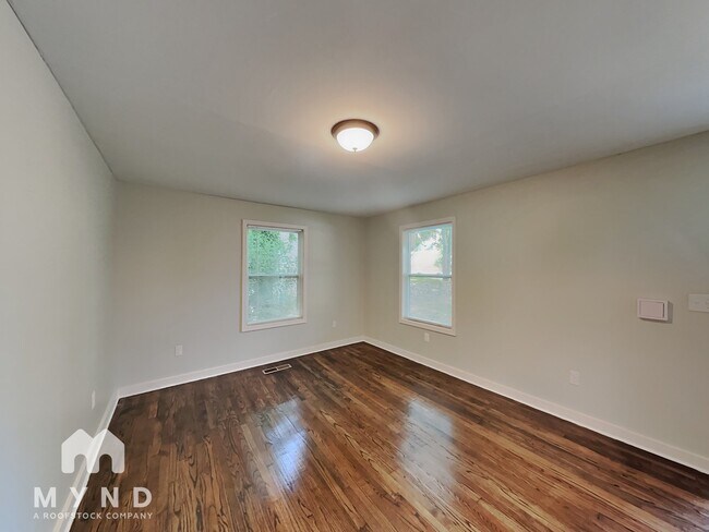 Building Photo - 1541 33rd St N