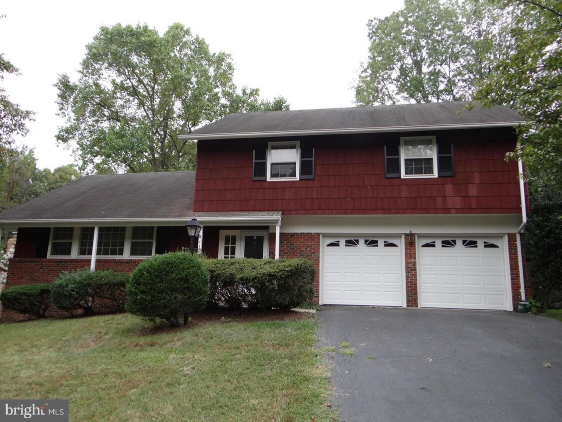Primary Photo - 8307 Oakford Dr