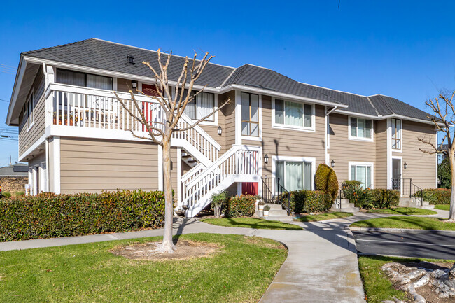 Building Photo - Walnut Village Townhomes