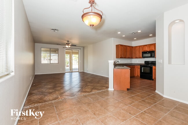 Foto del edificio - 4954 E Odessa Dr