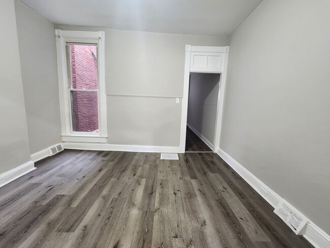 Foto del edificio - Spacious 3 Bedroom Home  In West Baltimore