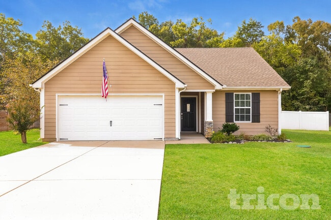 Building Photo - 605 Silverhill Dr