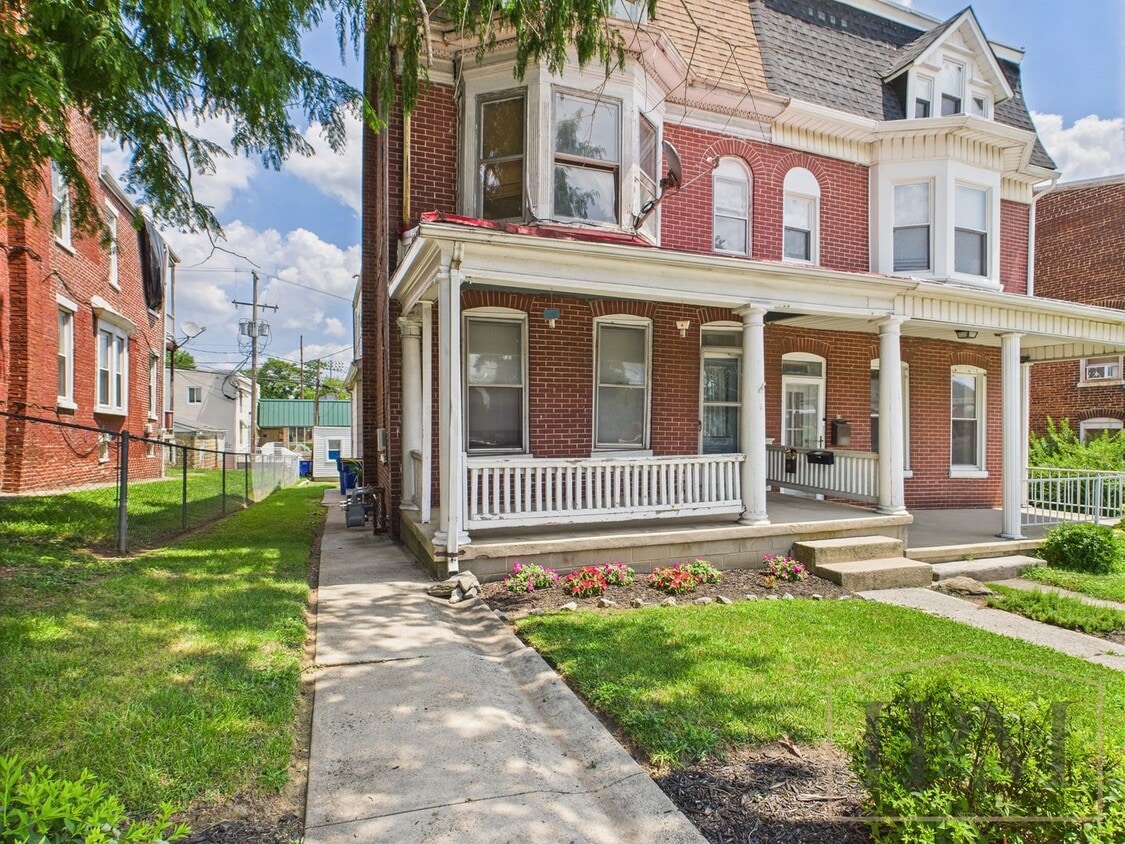 Foto principal - 611 N George St