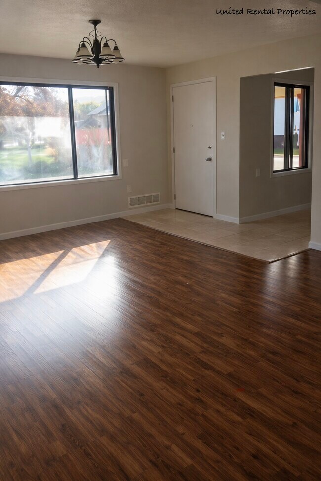 Foto del edificio - 690 Holbrook Drive