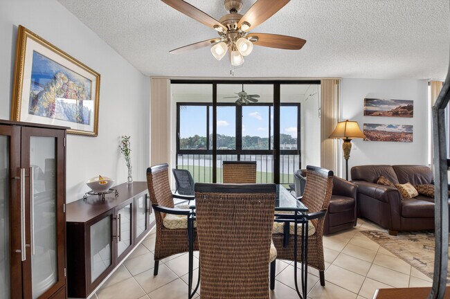 Foto del edificio - 3604 Bridgewood Dr