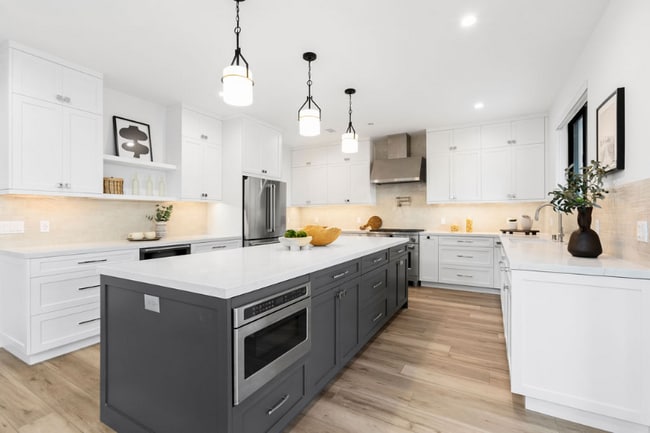 Foto del edificio - 24722 La Cresta Dr